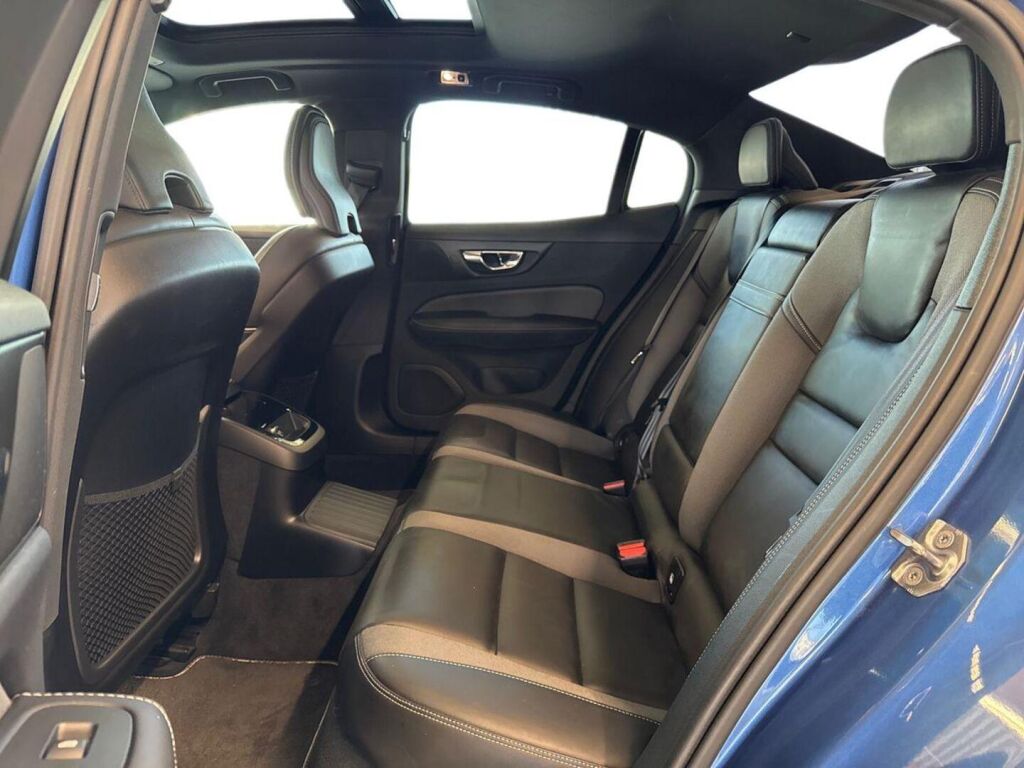 Volvo S60 2020 Sininen