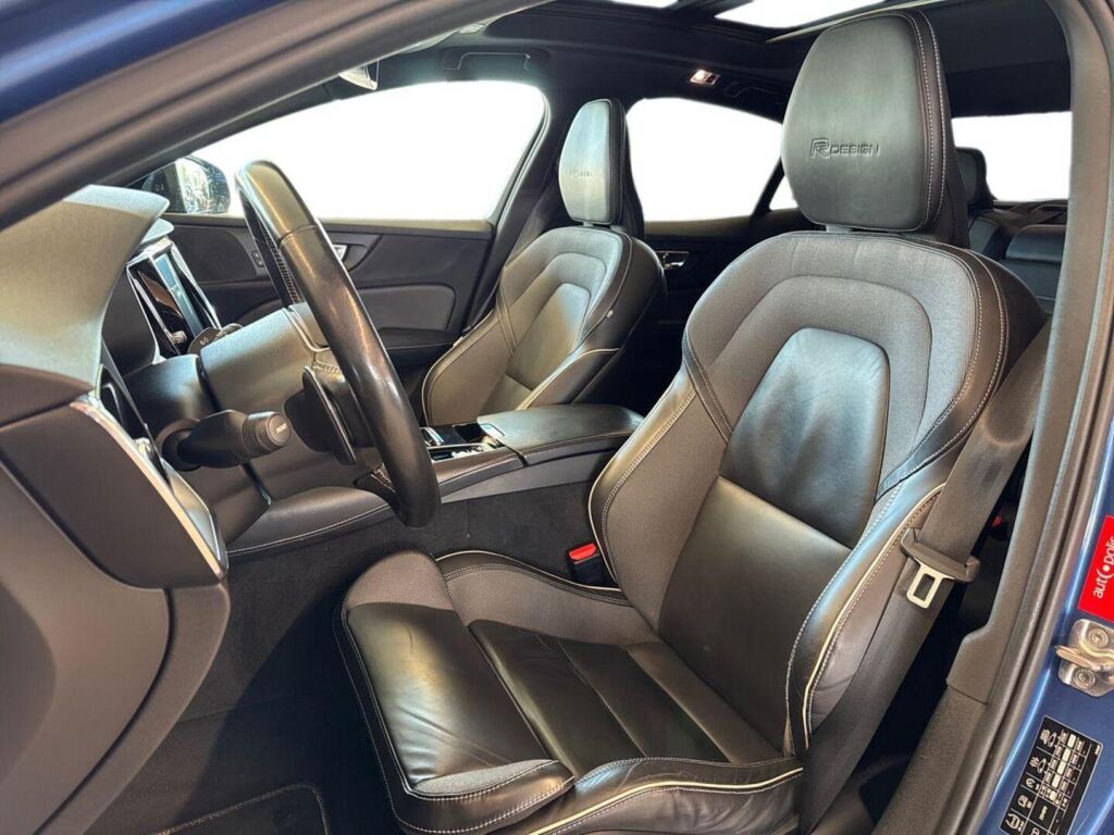 Volvo S60 2020 Sininen