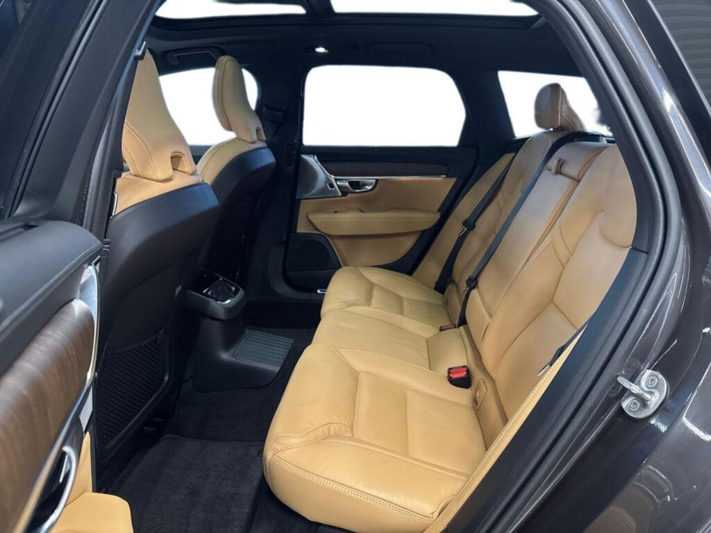 Volvo V90 2023 Metallinhohto Harmaa (PLATINUM GREY)