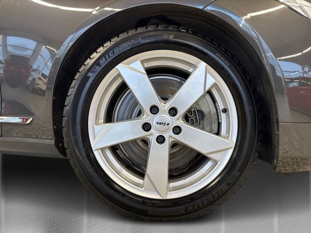 Volvo V90 2023 Metallinhohto Harmaa (PLATINUM GREY)