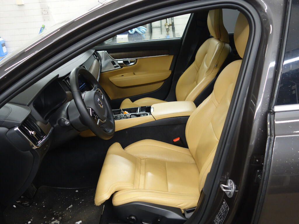 Volvo V90 2023 Metallinhohto Harmaa (PLATINUM GREY)