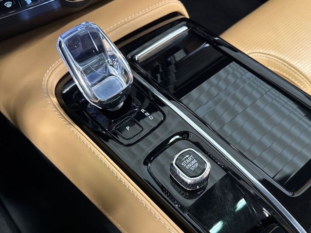 Volvo V90 2023 Metallinhohto Harmaa (PLATINUM GREY)