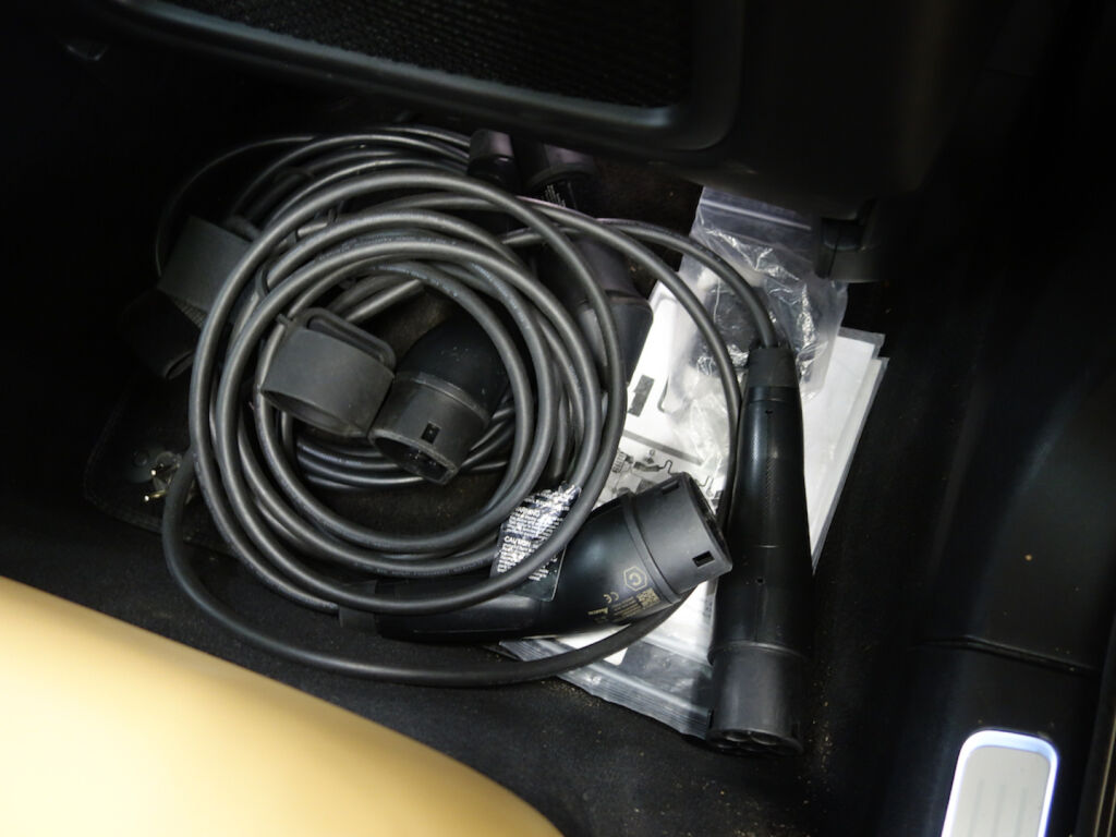 Volvo V90 2023 Metallinhohto Harmaa (PLATINUM GREY)