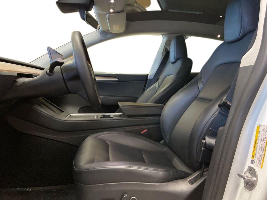 Tesla Model Y 2022 Valkoinen