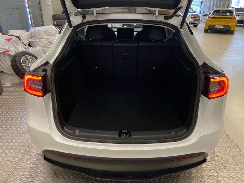 Tesla Model Y 2022 Valkoinen
