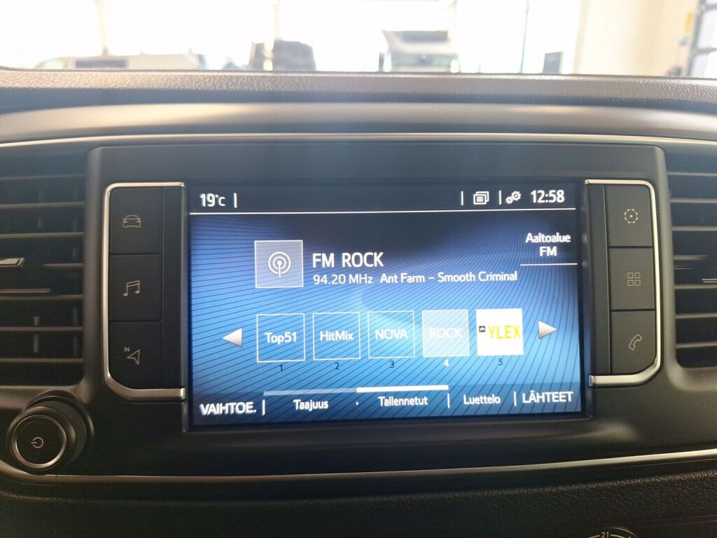 Toyota Proace 2023 Musta