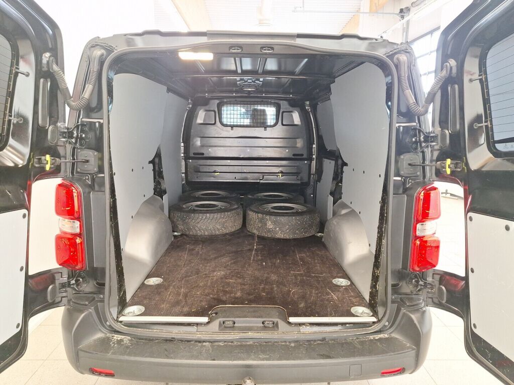 Toyota Proace 2023 Musta