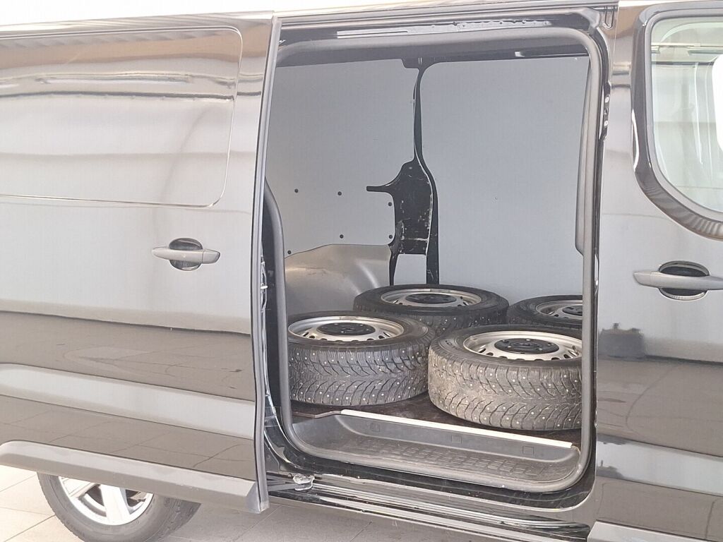 Toyota Proace 2023 Musta