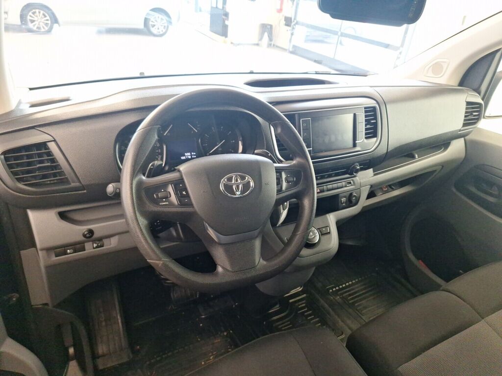 Toyota Proace 2023 Musta