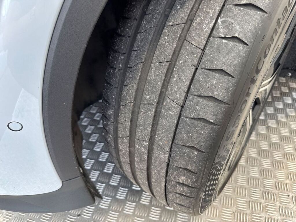 Polestar 2 2023 Harmaa