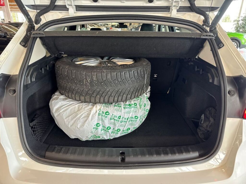 BMW X1 2023 Valkoinen