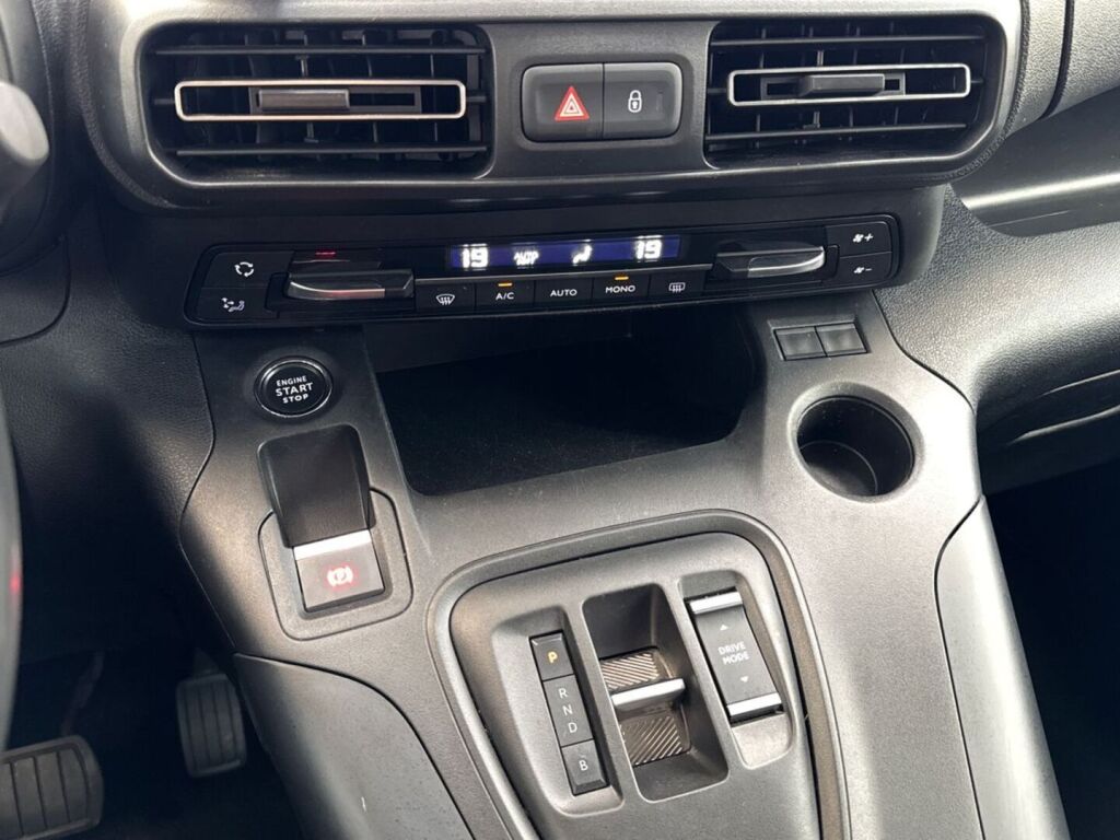 Opel Combo-e 2022 Ruskea (beige)