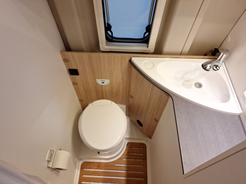 Sunlight Cliff 2023 Musta