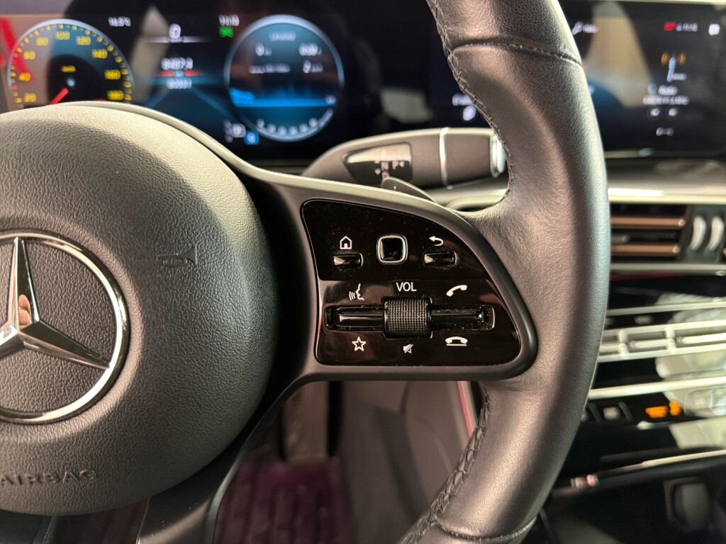 Mercedes-Benz EQC 2023 Musta