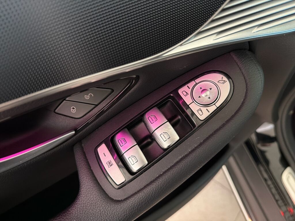 Mercedes-Benz EQC 2023 Musta