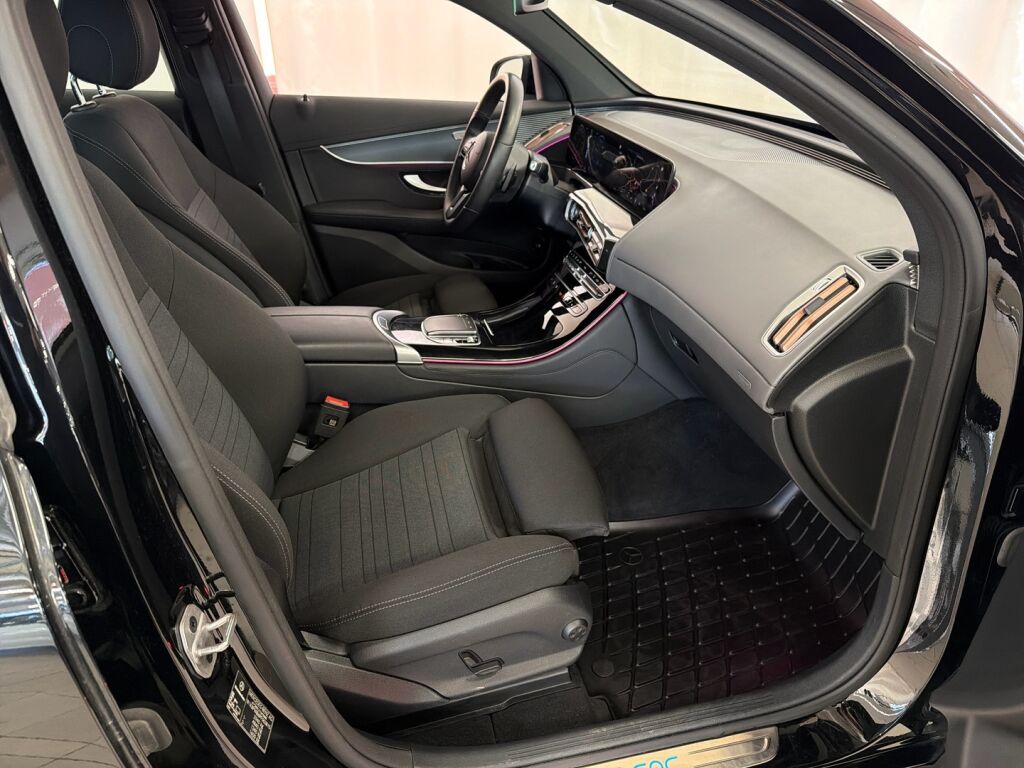 Mercedes-Benz EQC 2023 Musta