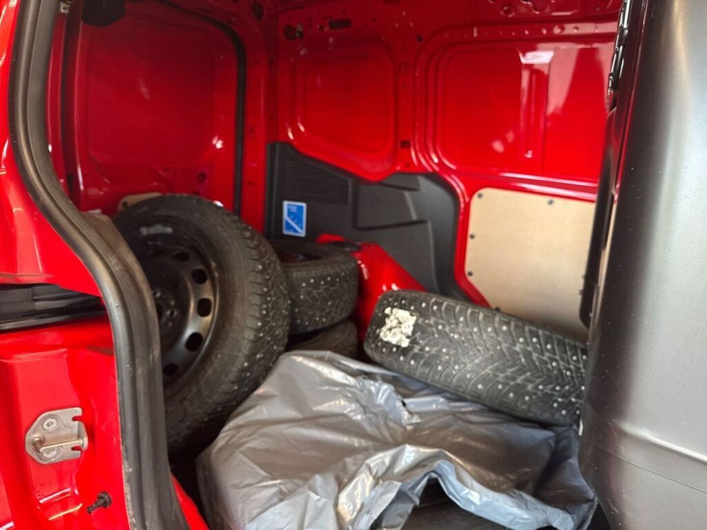 Ford Transit Courier 2023, kuva 6/24