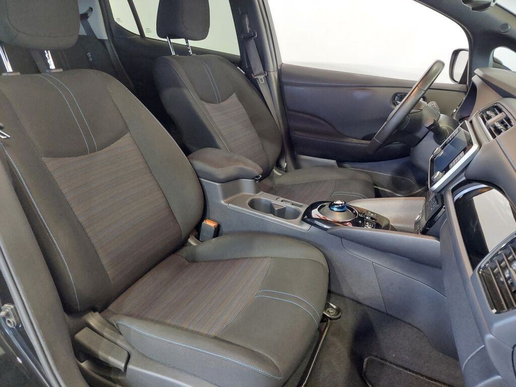 Nissan Leaf 2022 Musta