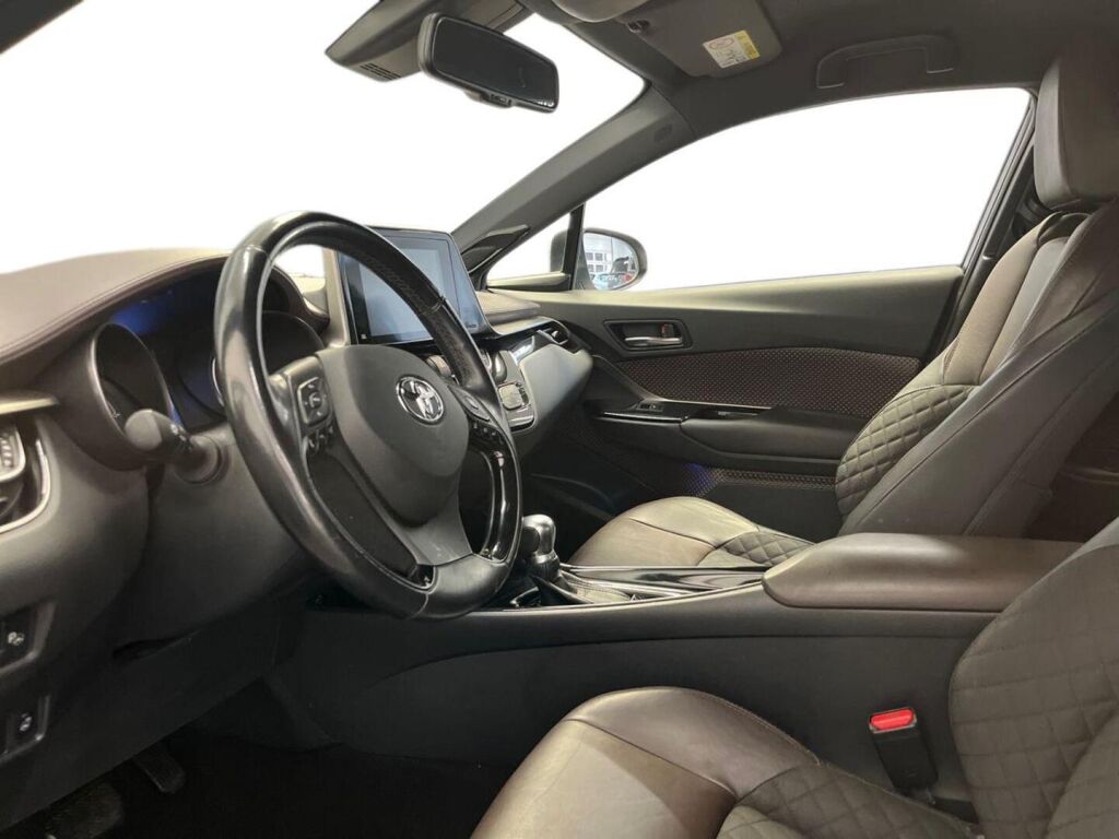 Toyota C-HR 2017 Valkoinen