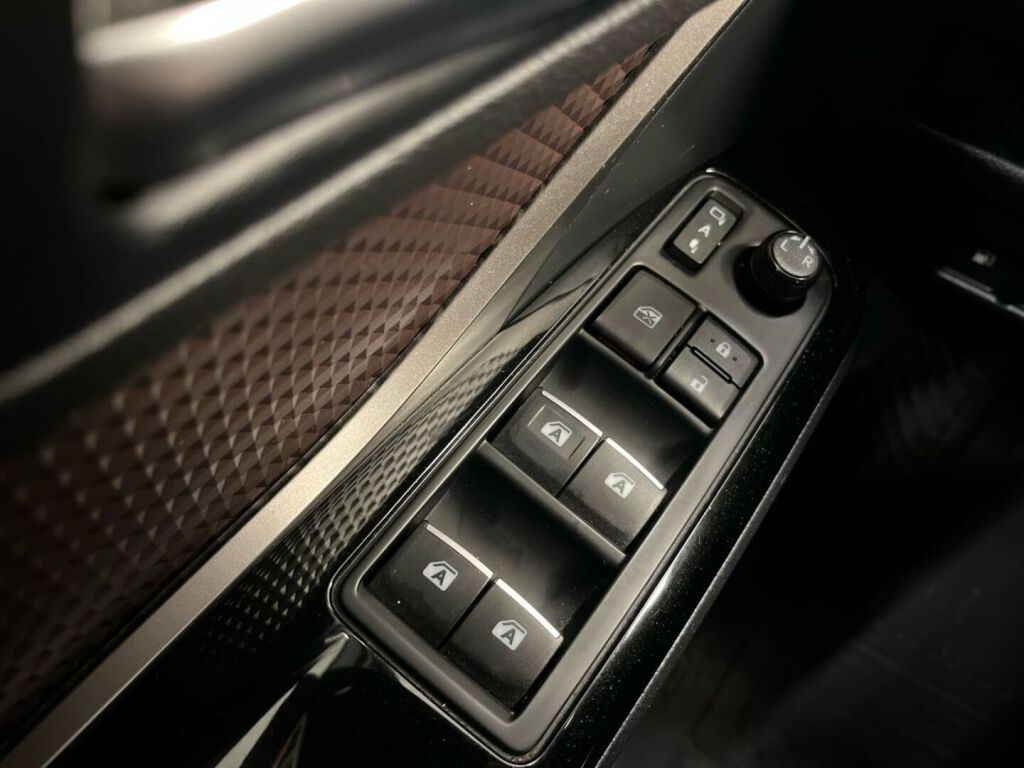 Toyota C-HR 2017 Valkoinen