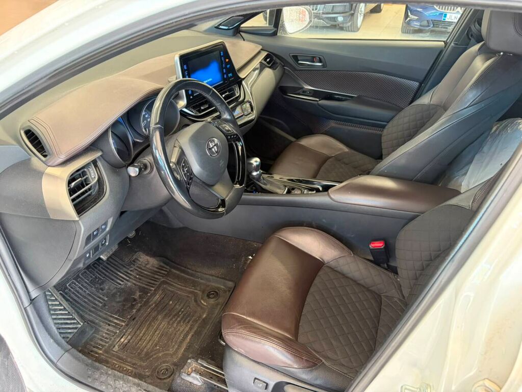 Toyota C-HR 2017 Valkoinen