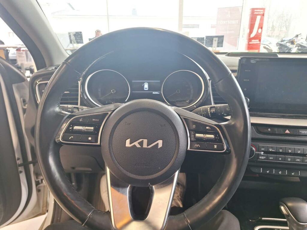 Kia Ceed 2021 Valkoinen