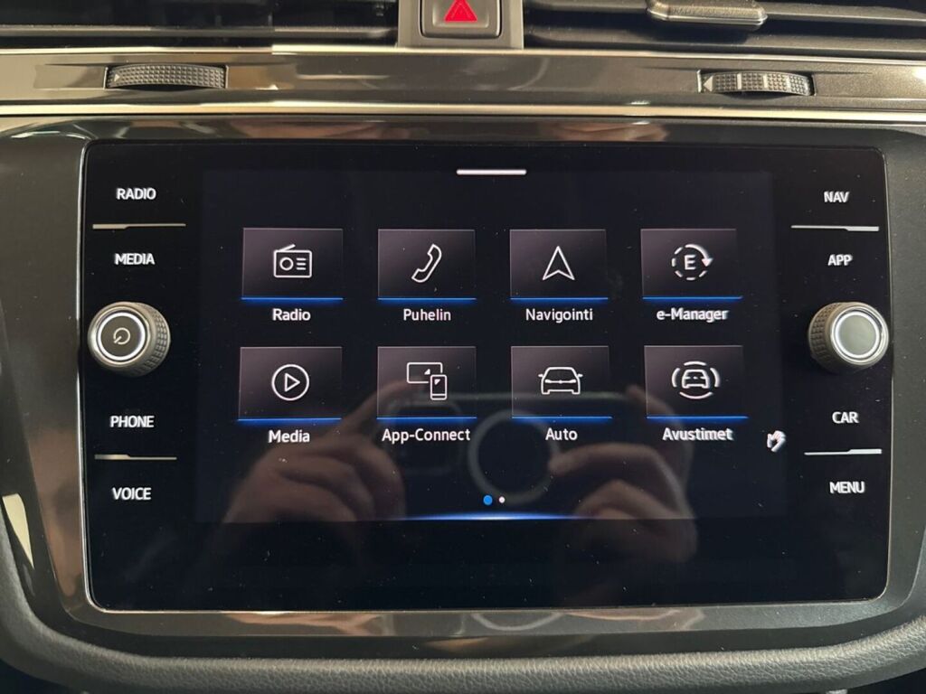 Volkswagen Tiguan 2024 Musta