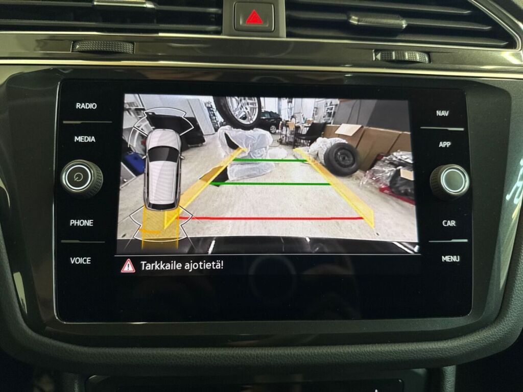 Volkswagen Tiguan 2024 Musta