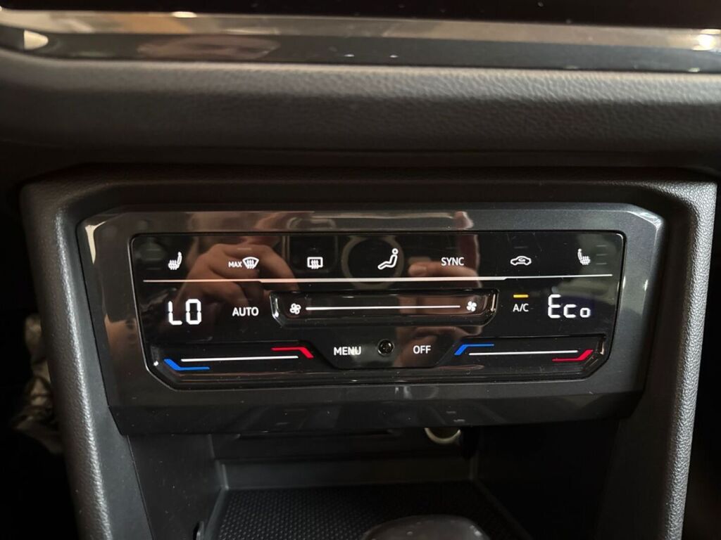 Volkswagen Tiguan 2024 Musta
