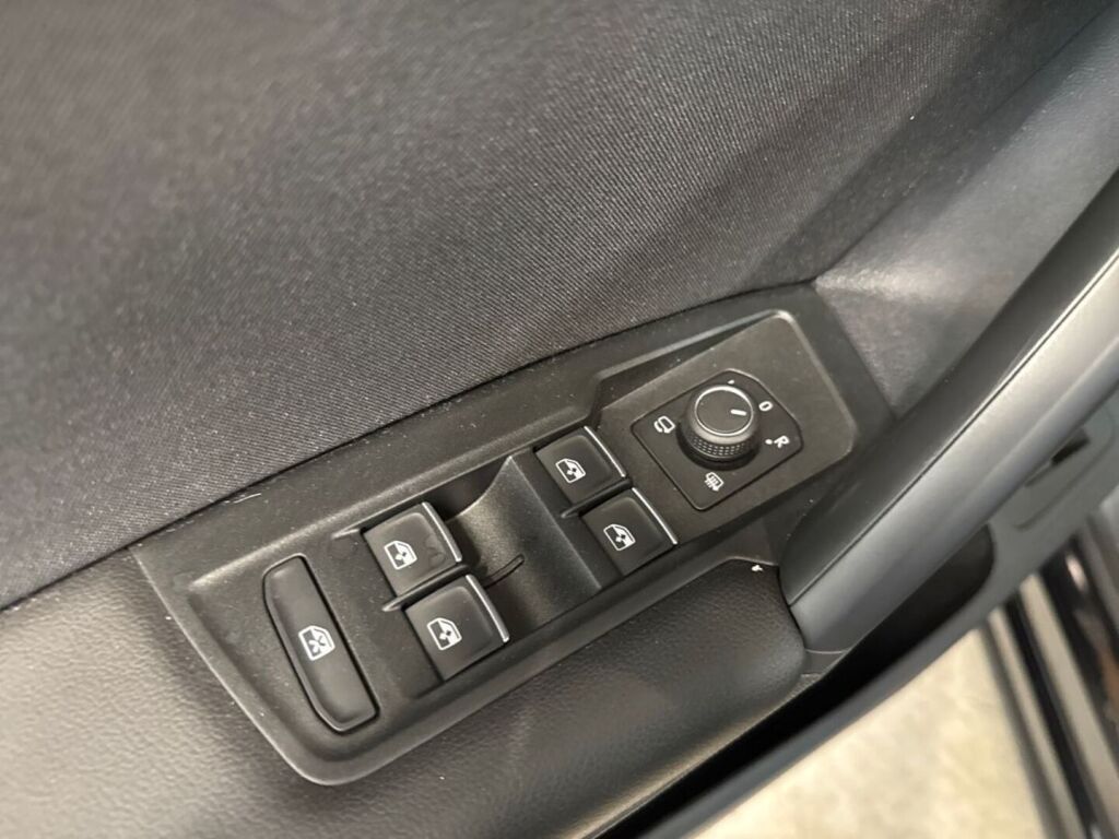 Volkswagen Tiguan 2024 Musta