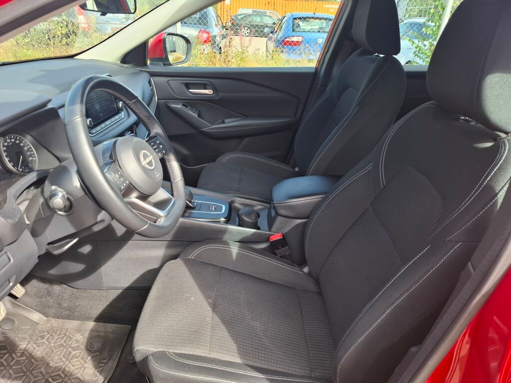Nissan Qashqai 2024 Punainen