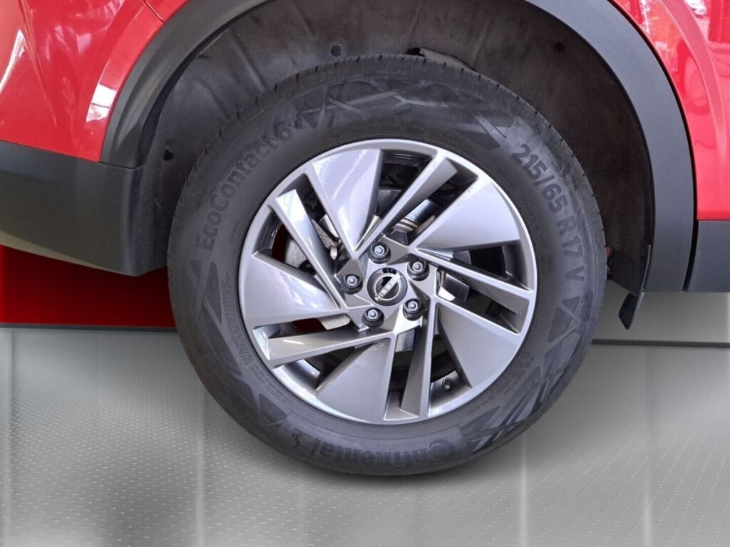 Nissan Qashqai 2024 Punainen