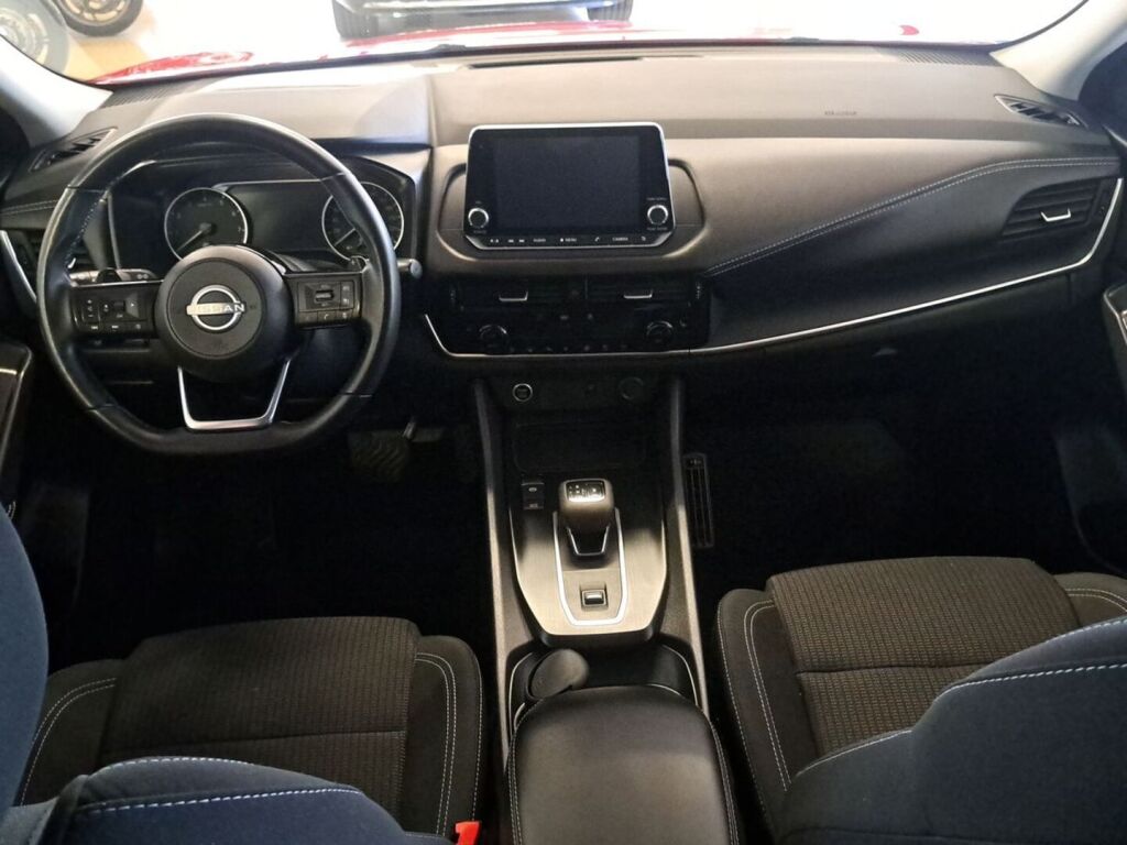 Nissan Qashqai 2024 Punainen