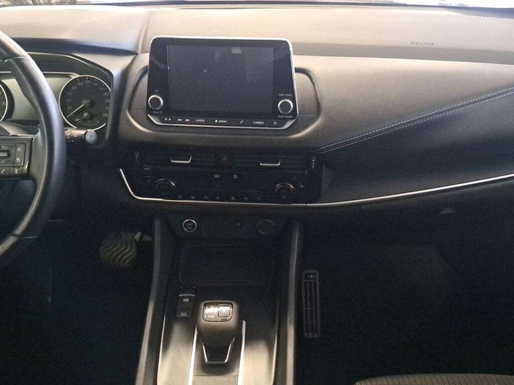 Nissan Qashqai 2024 Punainen