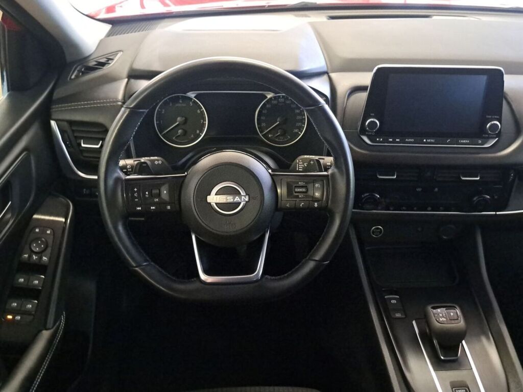 Nissan Qashqai 2024 Punainen
