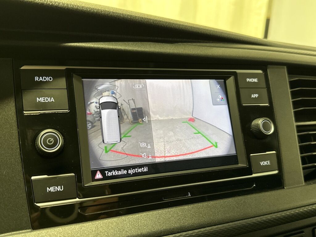 Volkswagen Transporter 2023 Musta