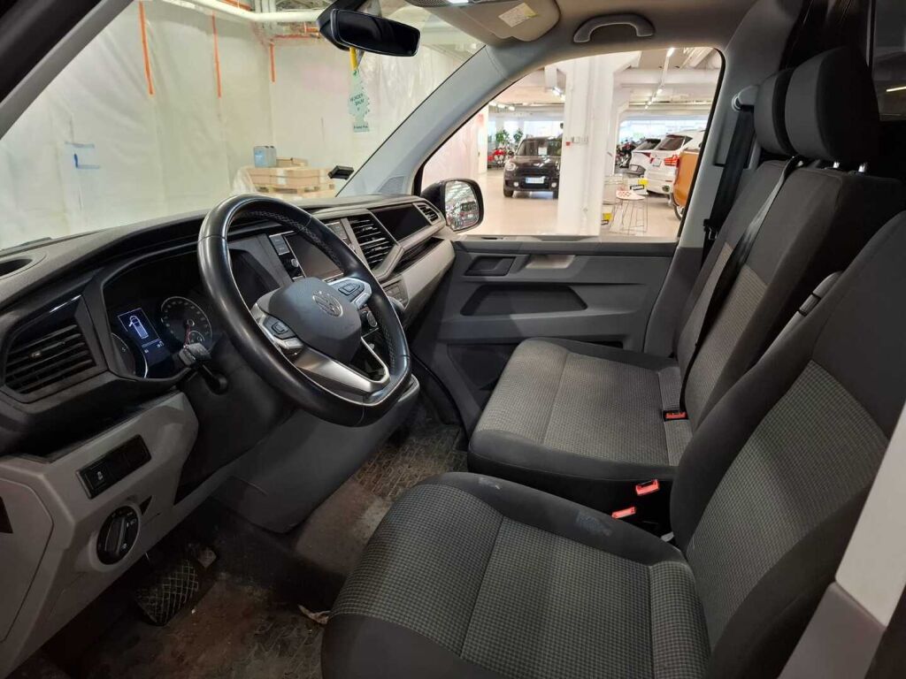 Volkswagen Transporter 2023 Musta