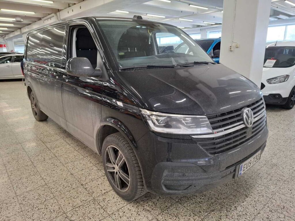 Volkswagen Transporter 2023 Musta
