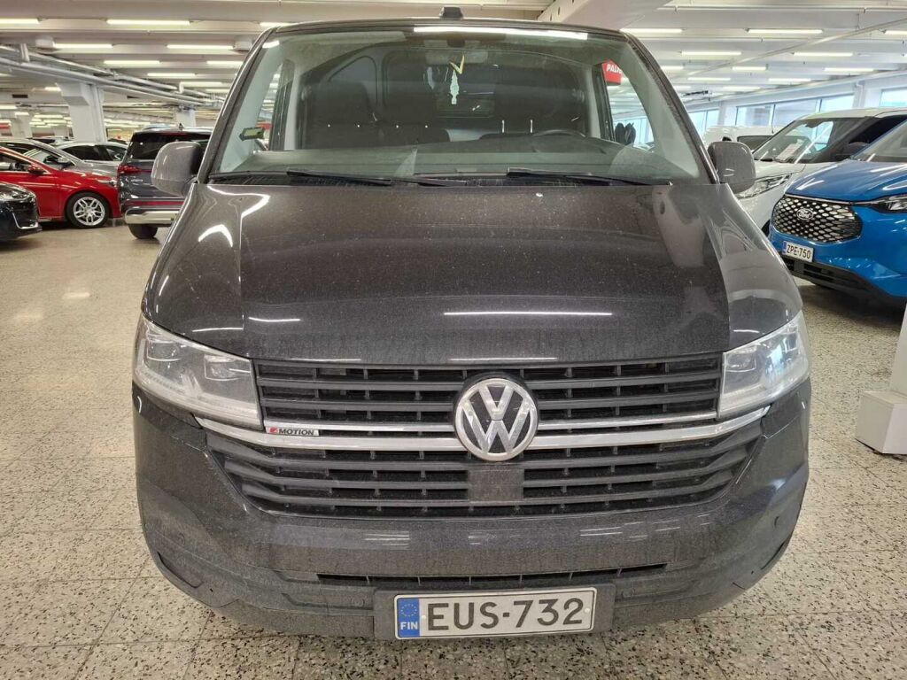 Volkswagen Transporter 2023 Musta