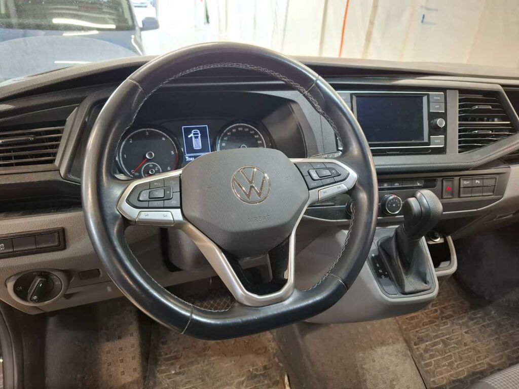 Volkswagen Transporter 2023 Musta