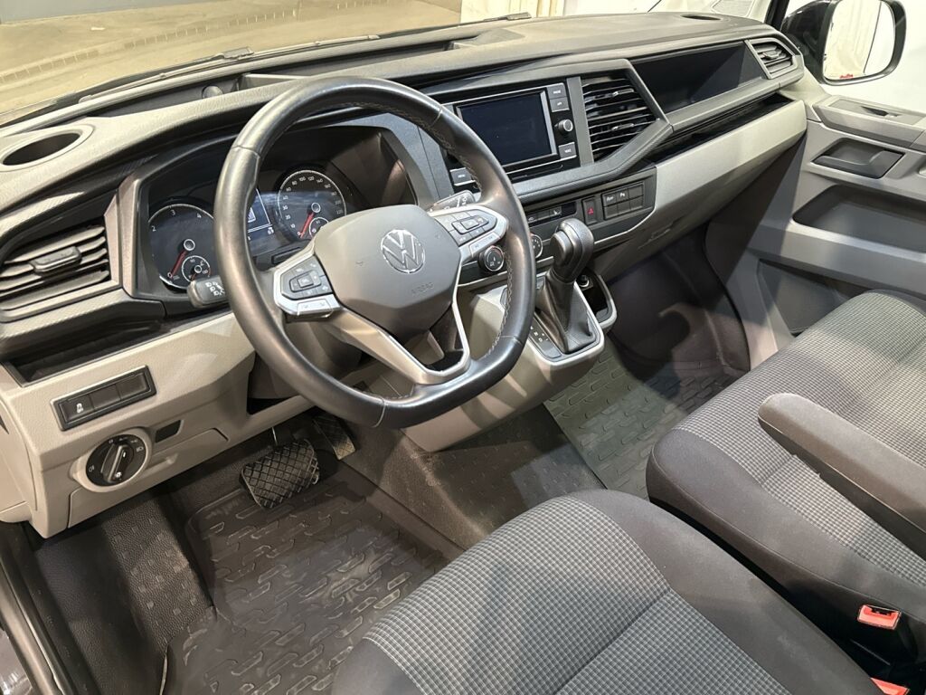 Volkswagen Transporter 2023 Musta