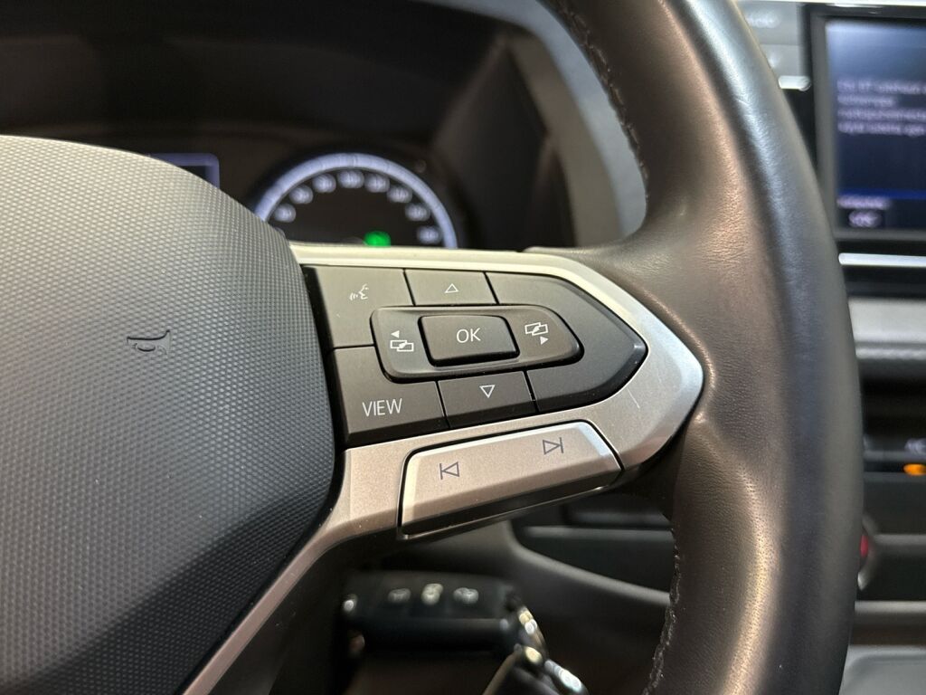 Volkswagen Transporter 2023 Musta