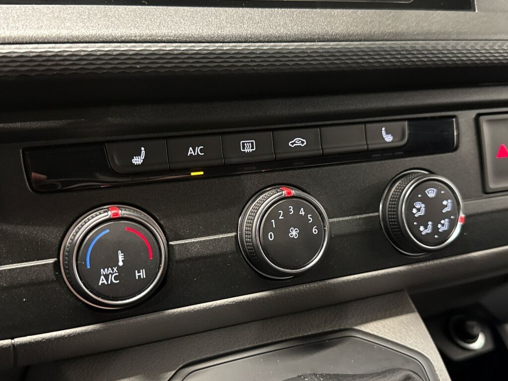 Volkswagen Transporter 2023 Musta