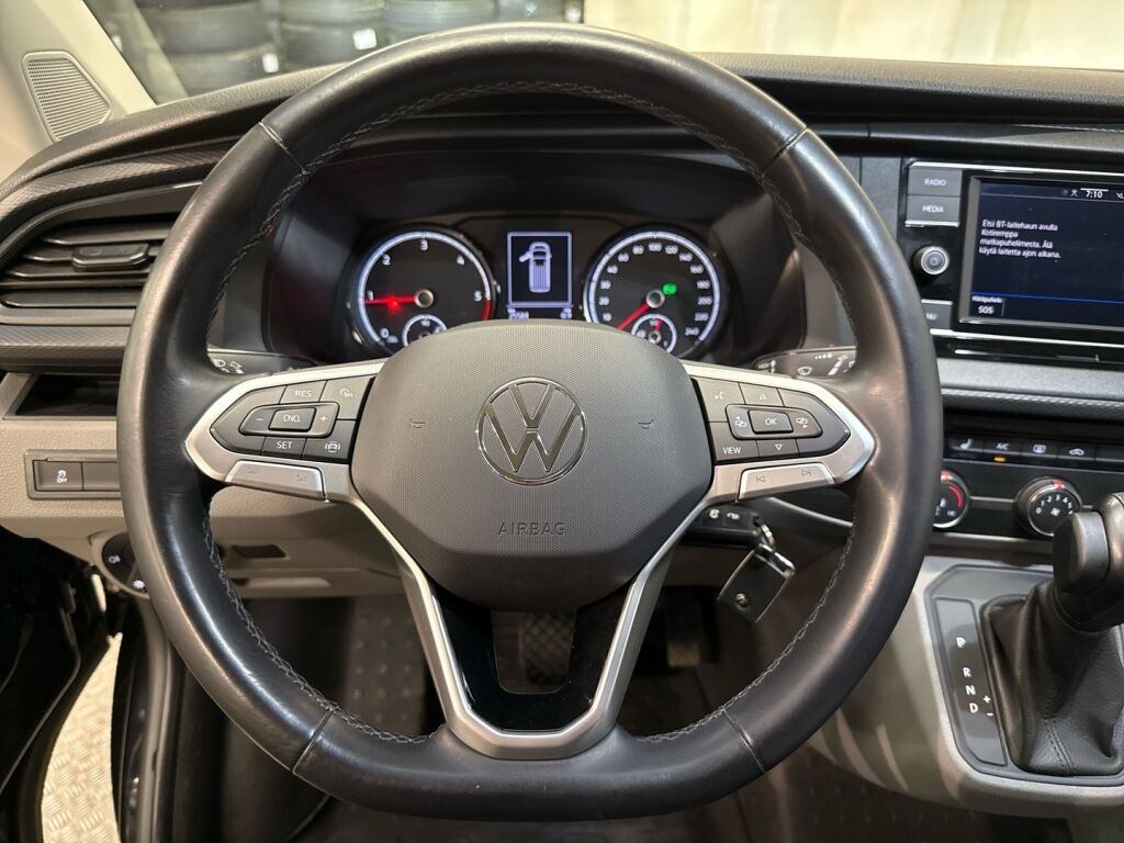 Volkswagen Transporter 2023 Musta