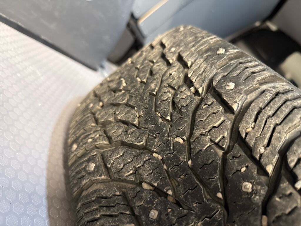 Volkswagen Transporter 2023 Musta