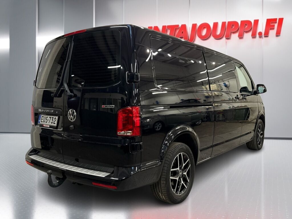 Volkswagen Transporter 2023 Musta