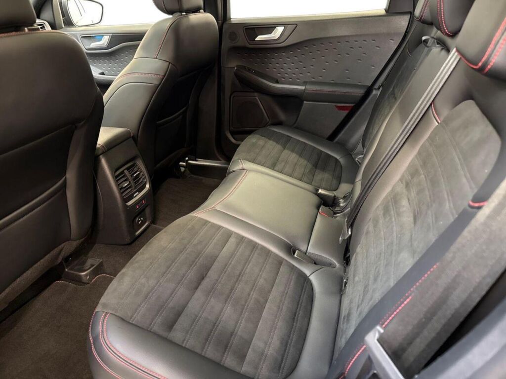 Ford Kuga 2020 Musta
