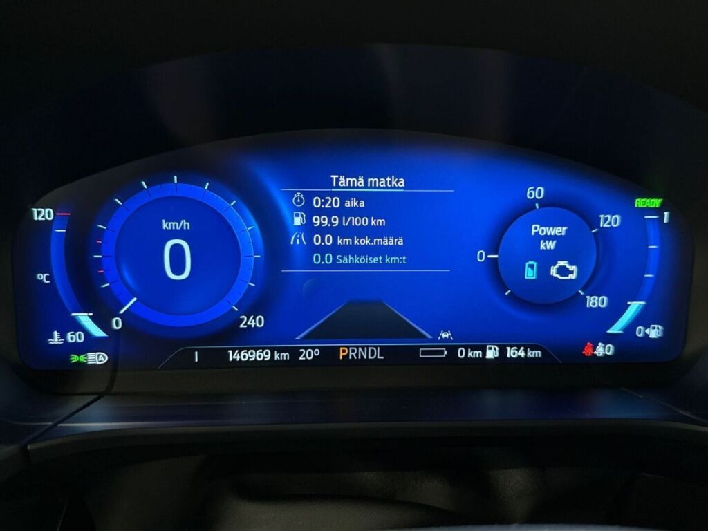 Ford Kuga 2020 Musta
