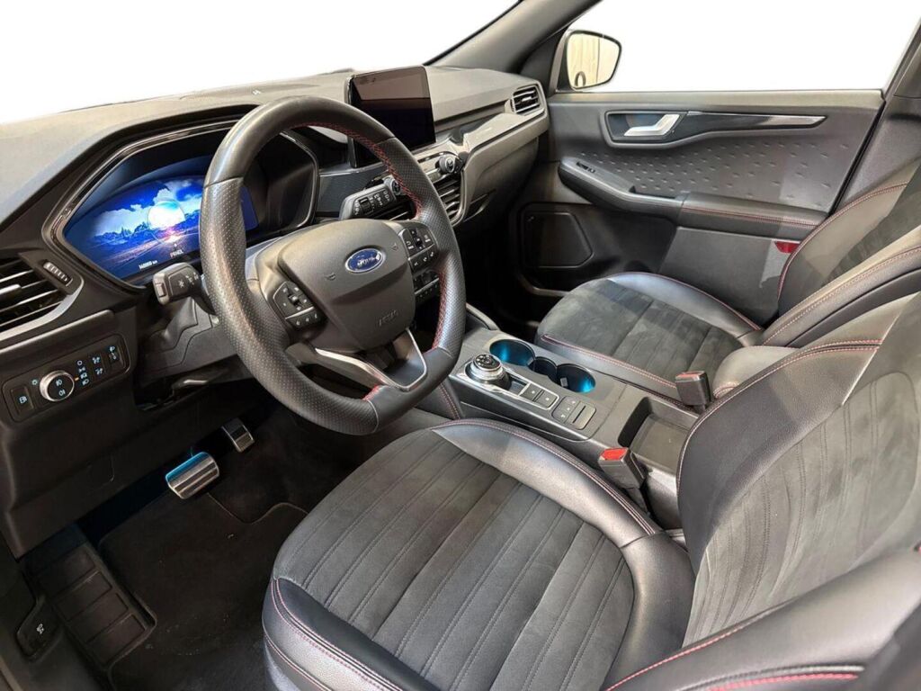 Ford Kuga 2020 Musta