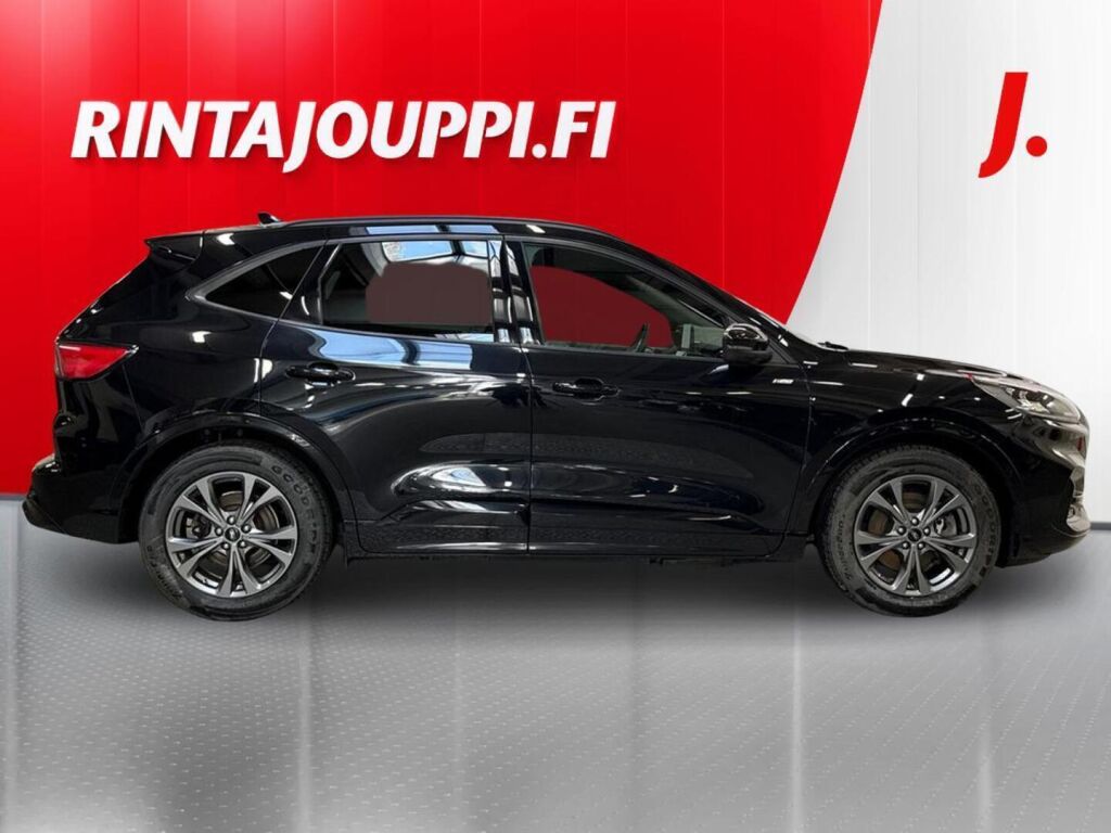 Ford Kuga 2020 Musta